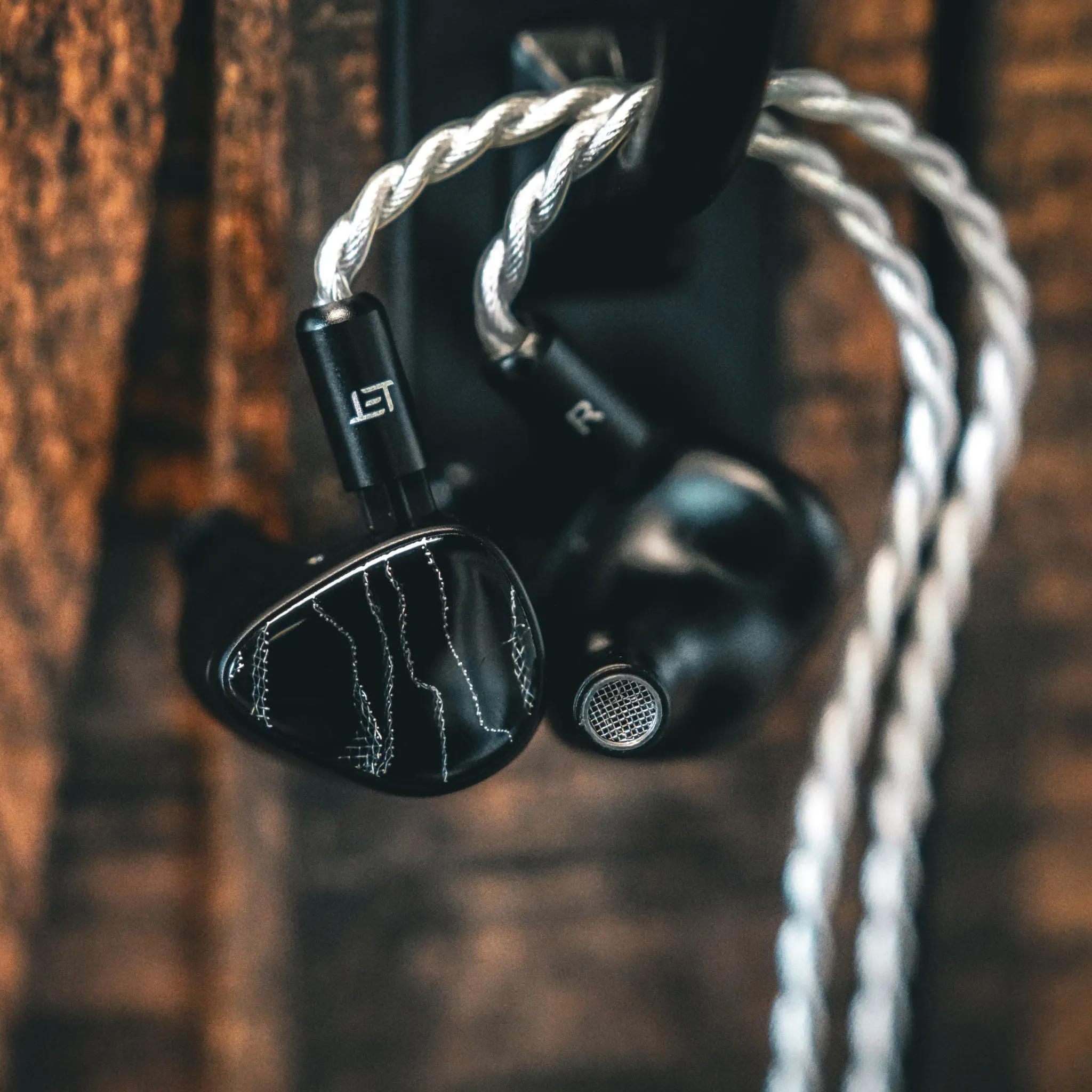 Noble Audio Onyx | 8-Driver Quadbrid Flagship Universal IEMs